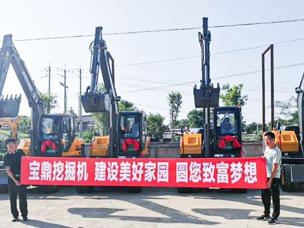 輪式挖掘機(jī)多少錢一臺(tái)