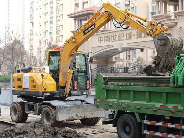 2022年二手挖掘機(jī)市場如此火熱，我們該如何抉擇？