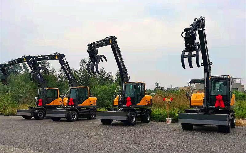 廣西寶鼎抓木機(jī)交車(chē)