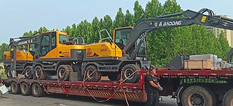 寶鼎抓木機發(fā)車