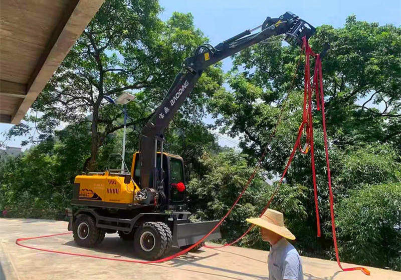 廣西南寧抓木機銷售交車客戶